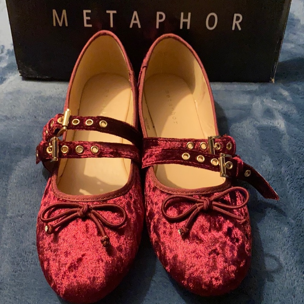 New size 9.5 wine